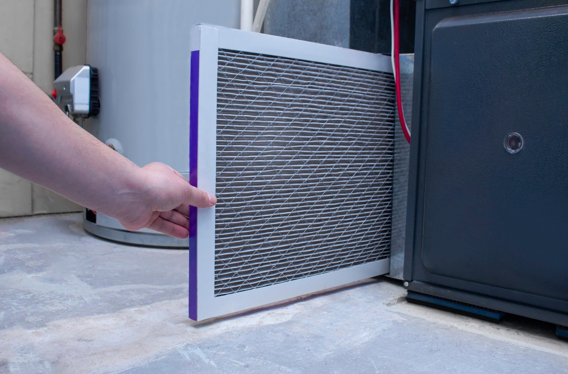 Maintaining Panel-Type Air Filters — Compressor Filter Hub